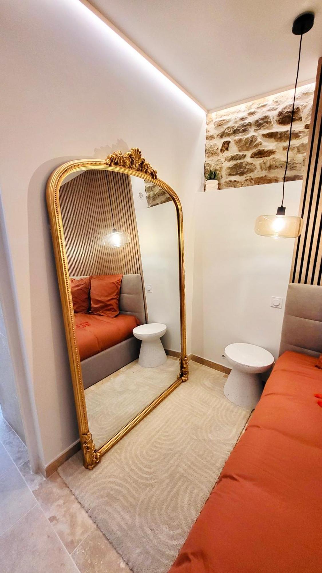 - La Suite Delos - Jacuzzi 2 Places - Centre Ville A Pied - Lit Queen Size - Parking Privee - Wifi - City Center Within Walking Distance - Quimper Exterior foto