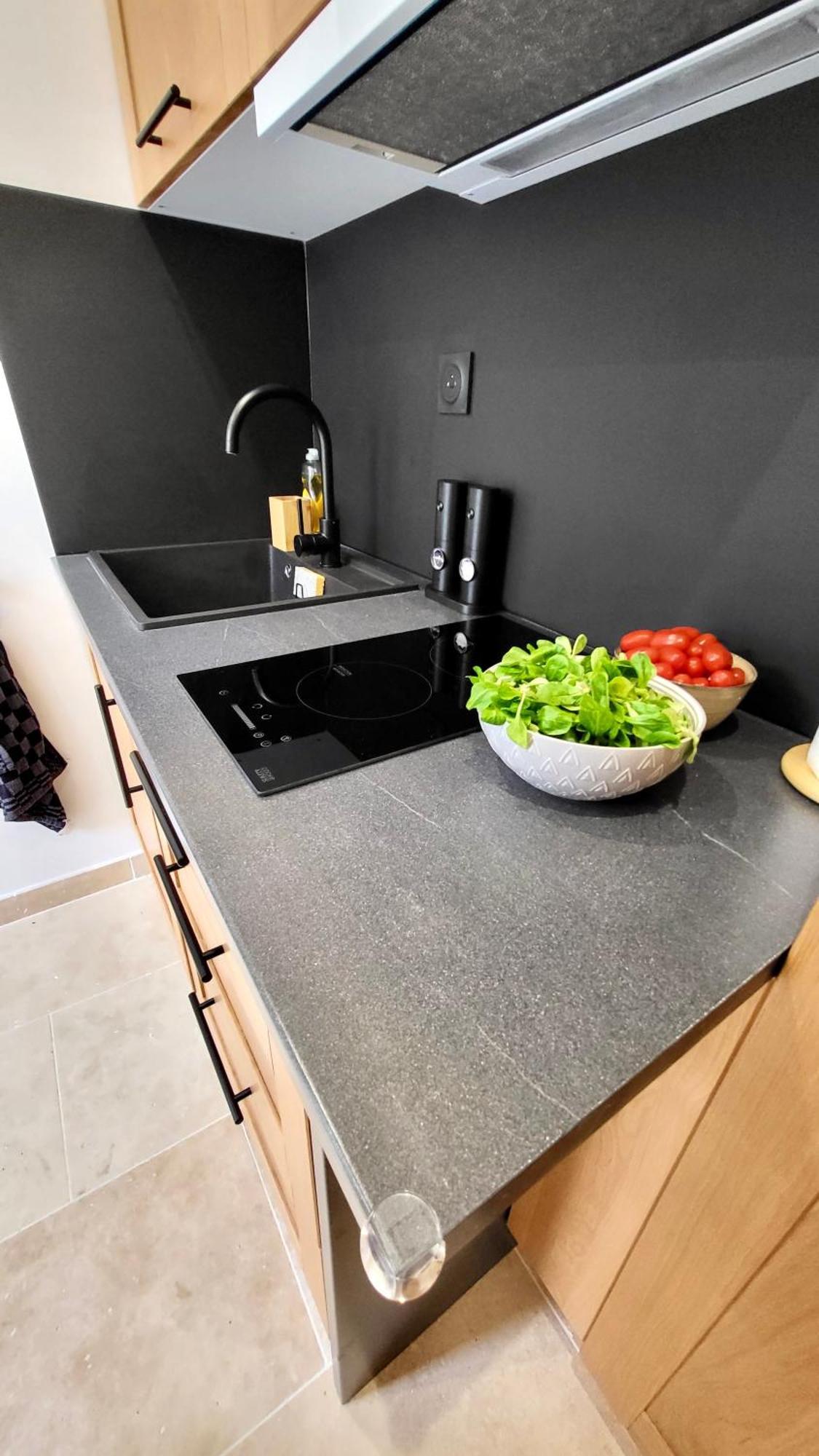 - La Suite Delos - Jacuzzi 2 Places - Centre Ville A Pied - Lit Queen Size - Parking Privee - Wifi - City Center Within Walking Distance - Quimper Exterior foto